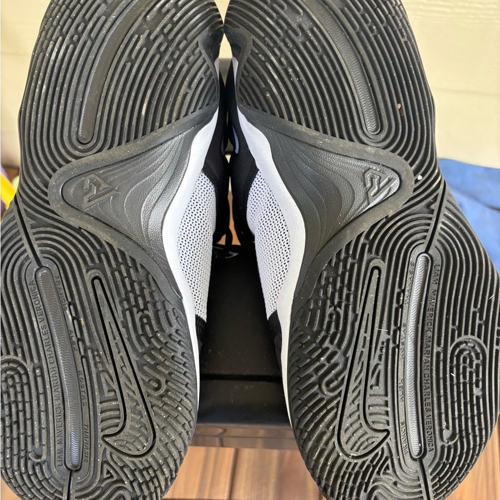 Giannis
Antetokounmpo Basketball Shoes
